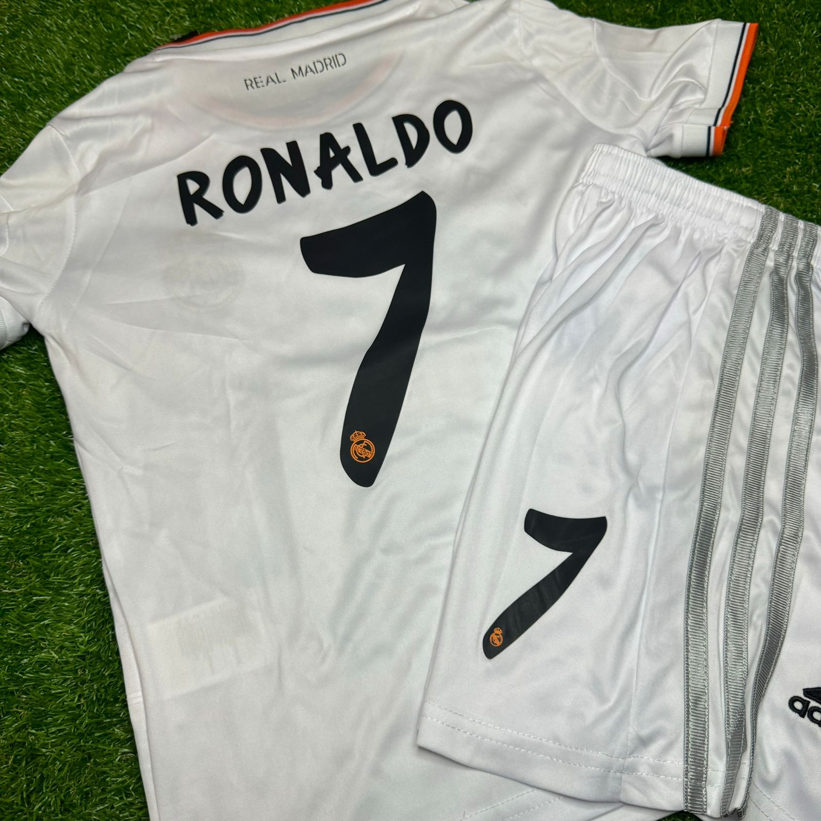 Real Madrid Home Classic 2013/14 with Ronaldo 7 Kids Kit