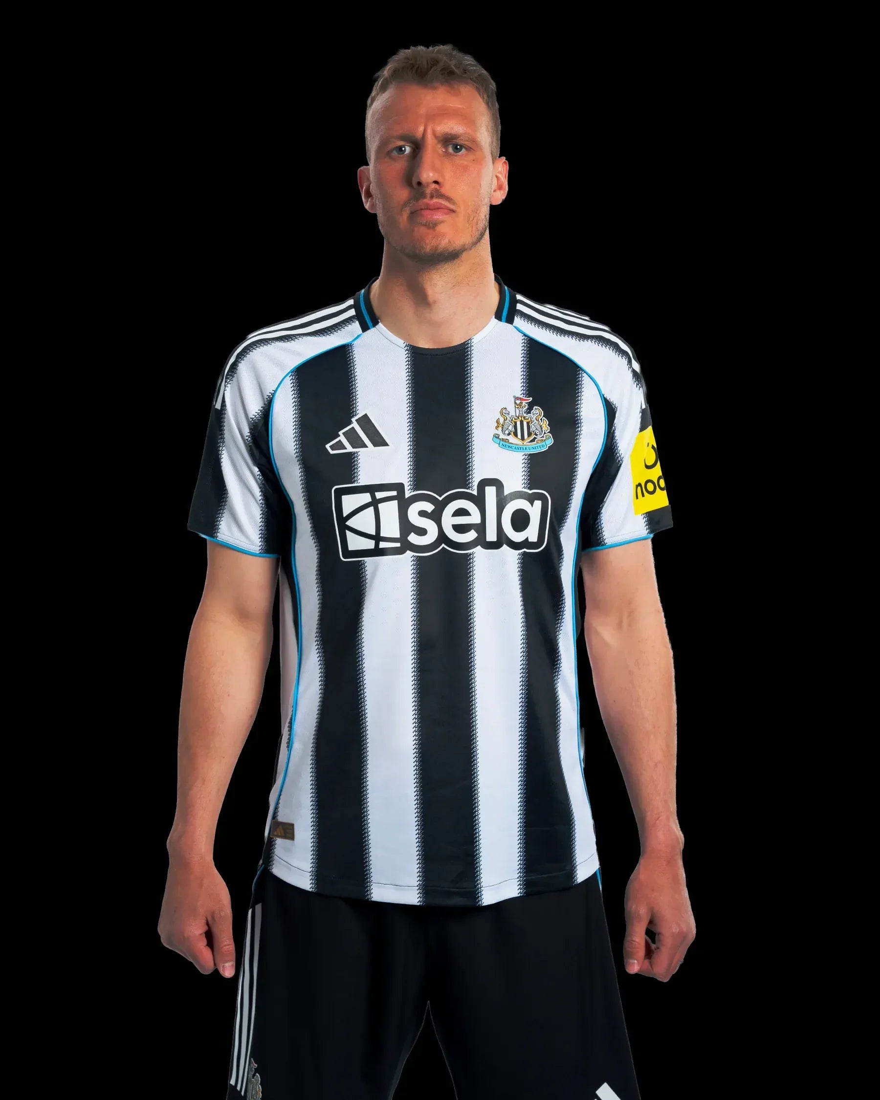 Newcastle Home Player Version Jersey 2025/26